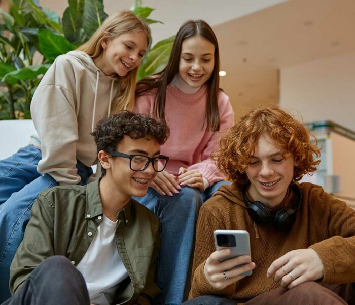 smartphone-ado-conseil-bien-equipe